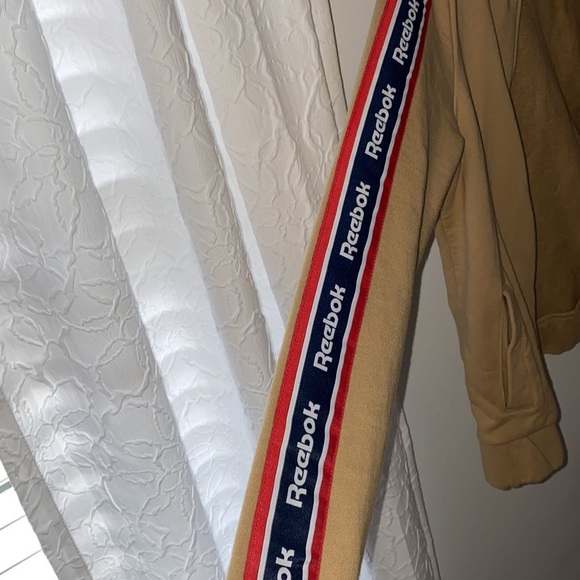 Reebok jacket - Picture 3 of 3